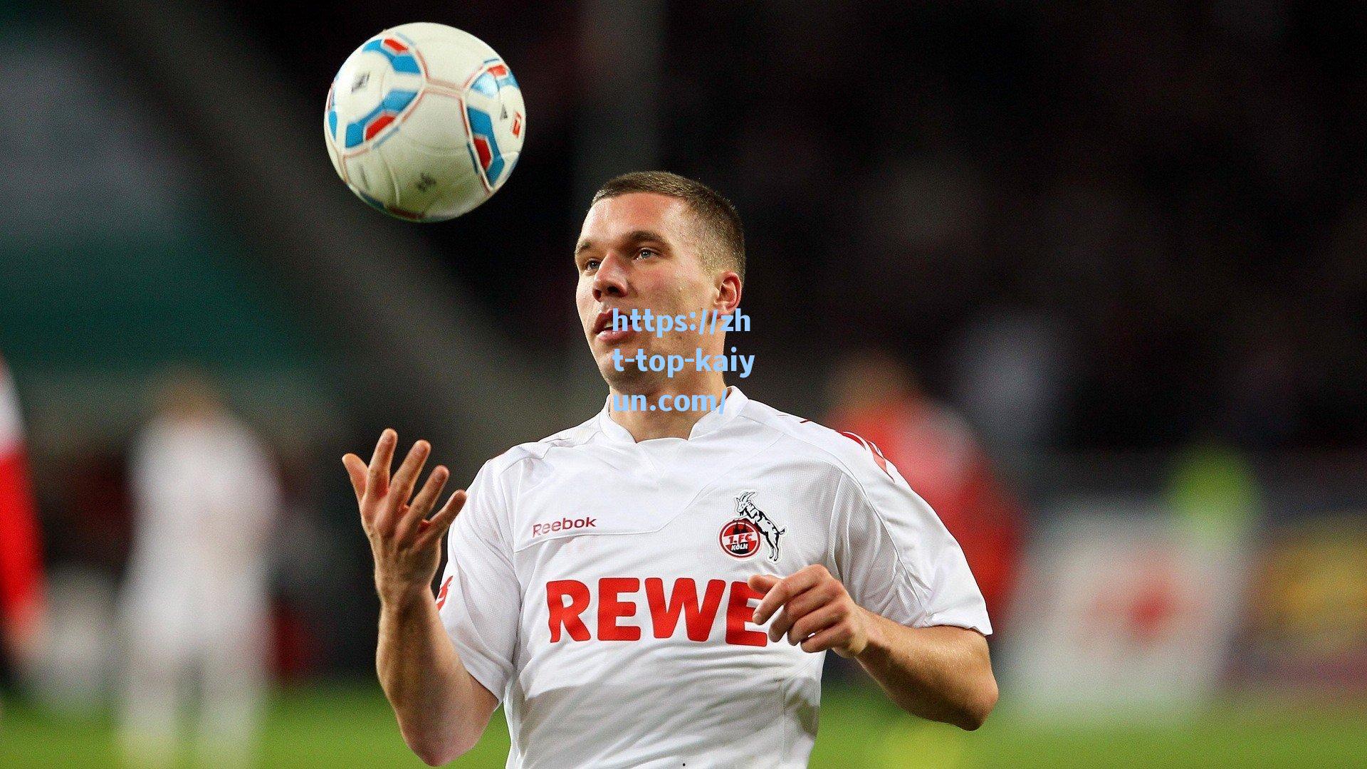 温网八强战上演巅峰对决 阿尔卡拉斯力克强敌 廷伯社媒晒与萨卡现场助威合影引热议